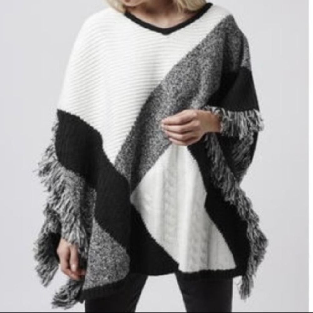 ❄️BOGO❄️ NWOT Topshop Poncho
